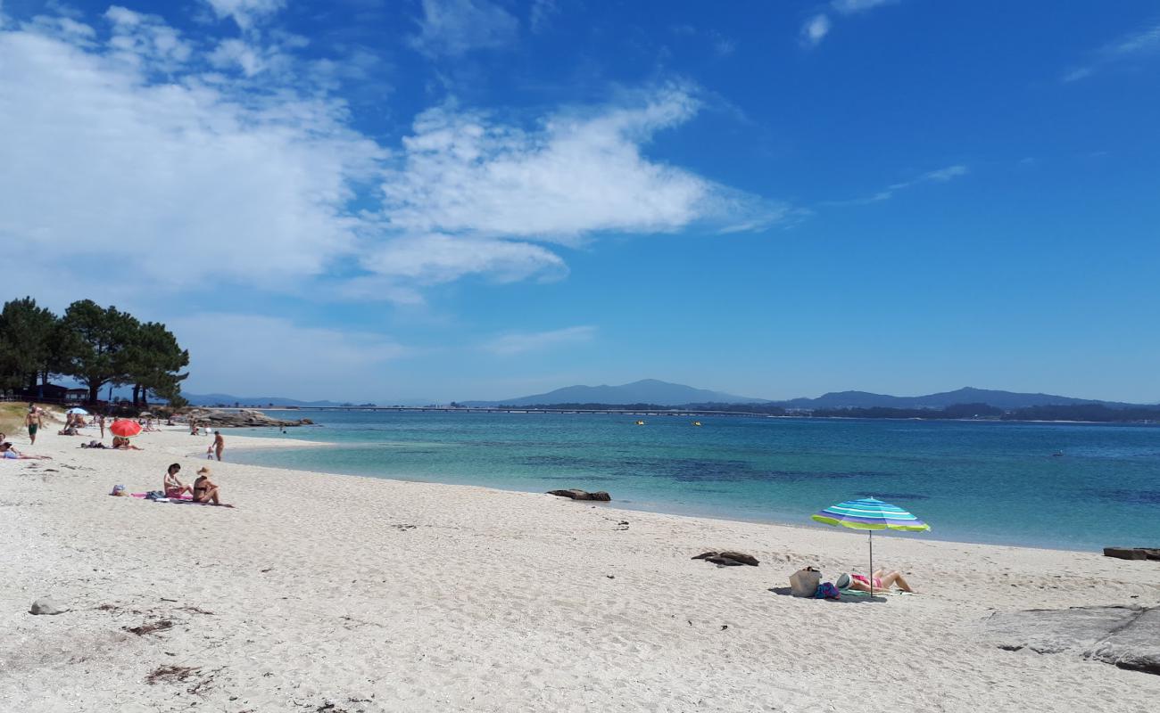 Foto af Praia das Salinas med lys sand overflade