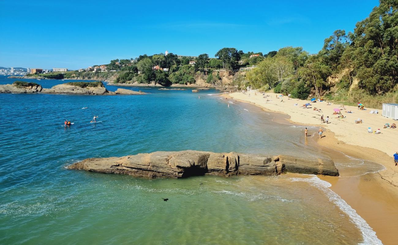 Foto af Playa de Espineiro med lys sand overflade