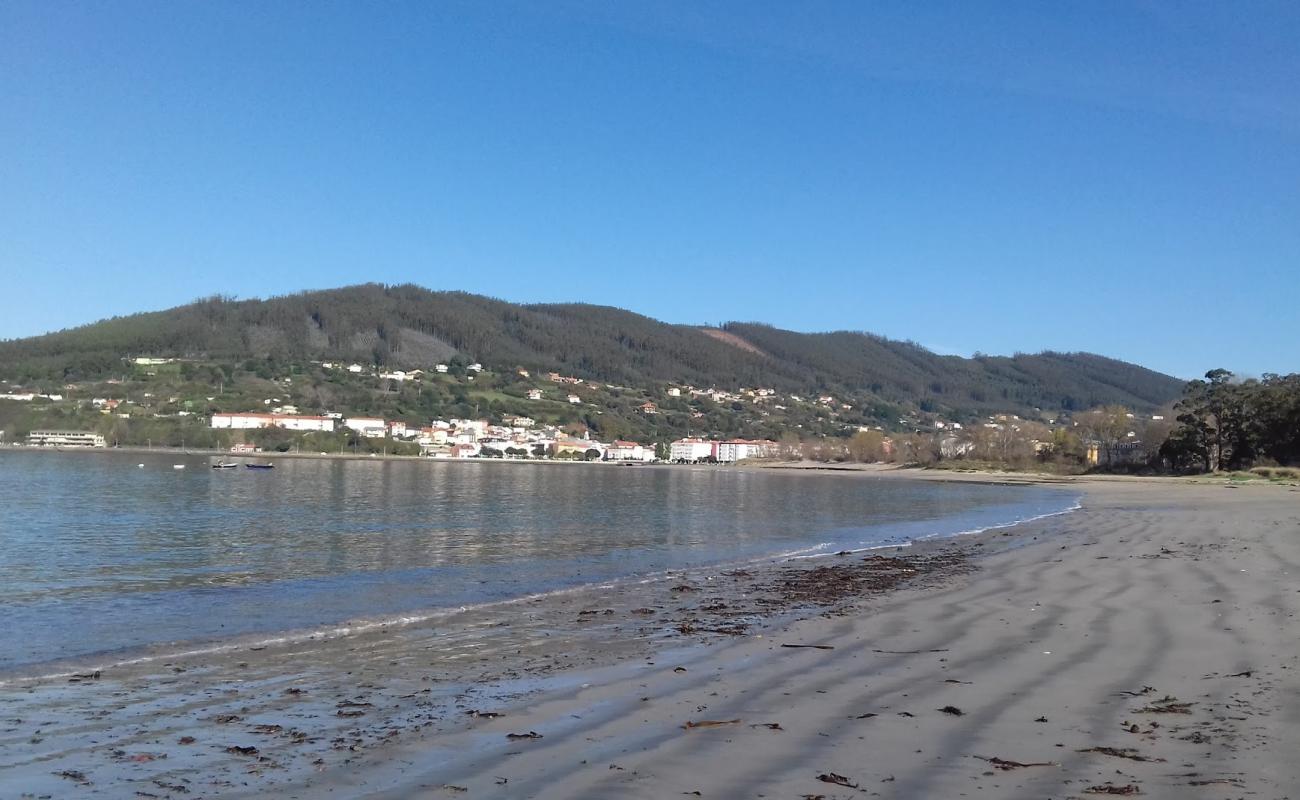 Foto af Praia de Santo Isidro med lys sand overflade