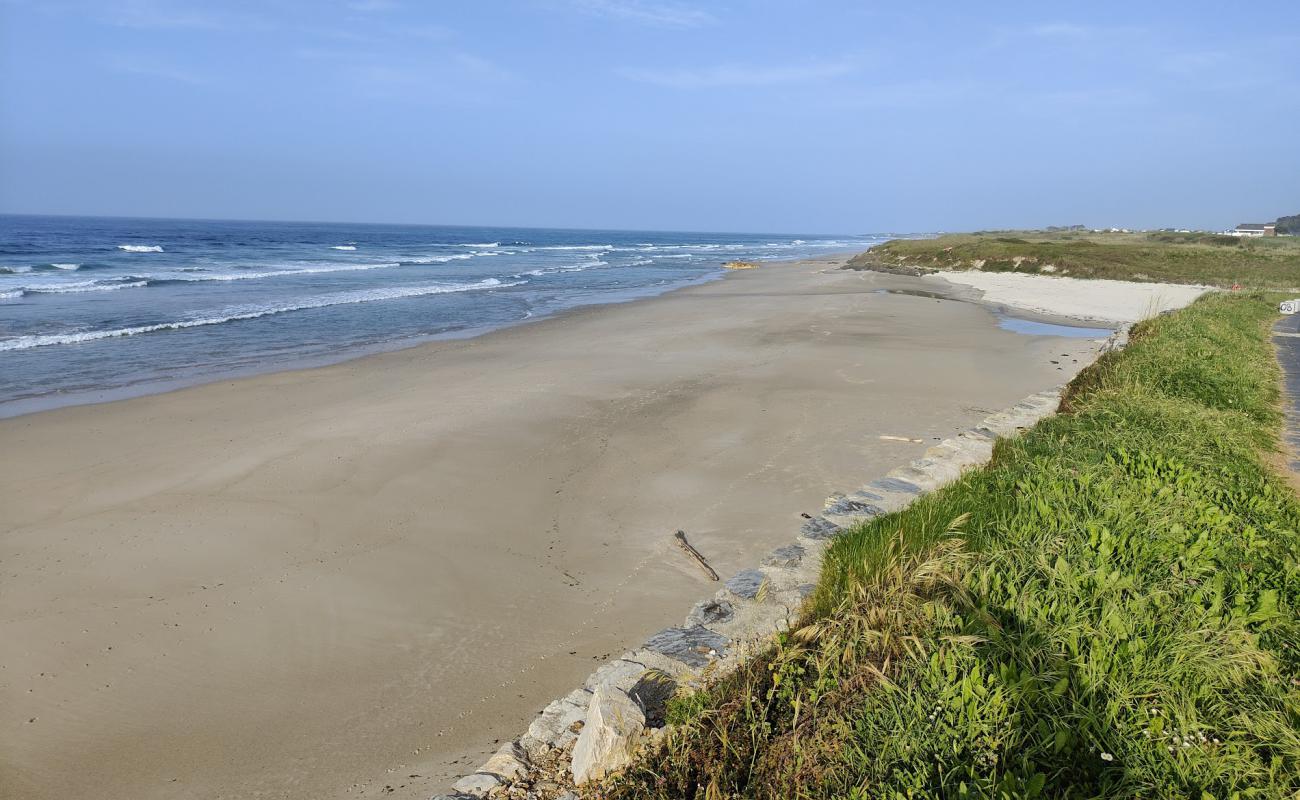 Foto af Praia de Remior med lys sand overflade