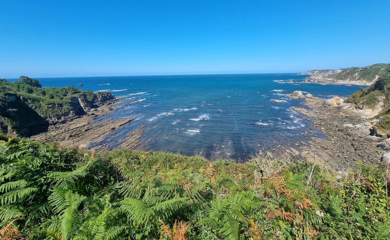 Foto af Playa de Cambaredo med sten overflade