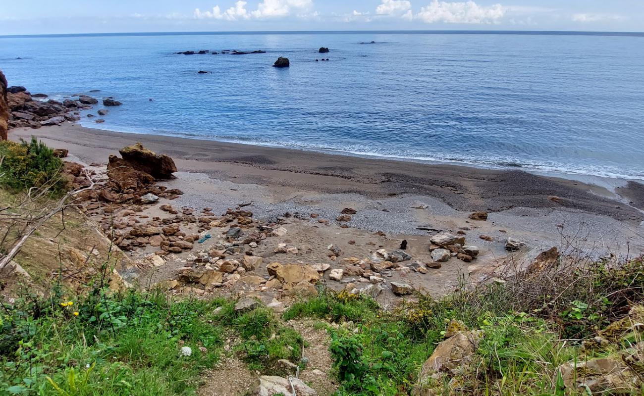 Foto af Playa de Tablizo med gråt sand og sten overflade