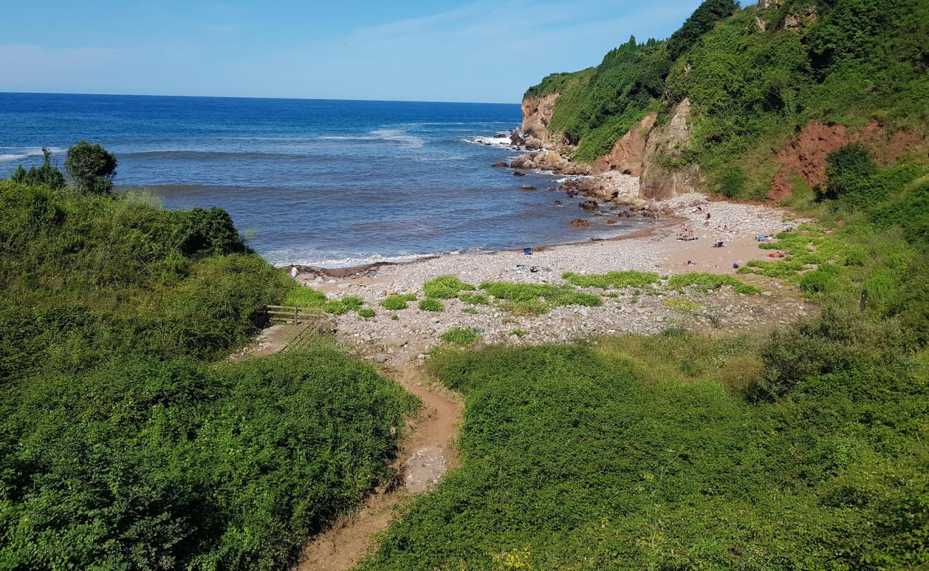 Foto af Playa de Rebolleres med gråt sand og småsten overflade