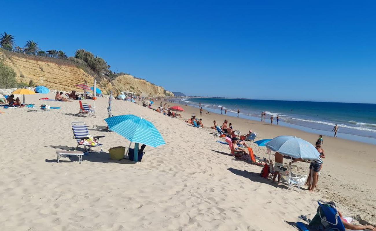 Foto af Playa Fuente del Gallo med lys sand overflade