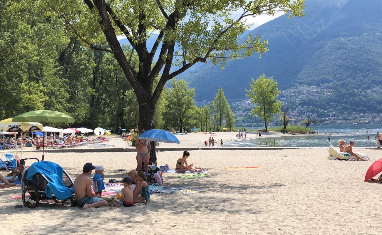 Foto af Lido di Ascona med lys sand overflade