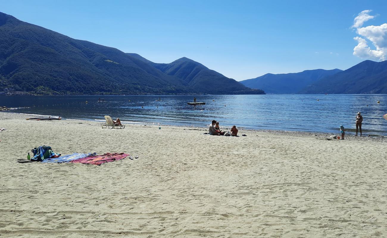 Foto af Bagno Pubblico Ascona med lys sand overflade