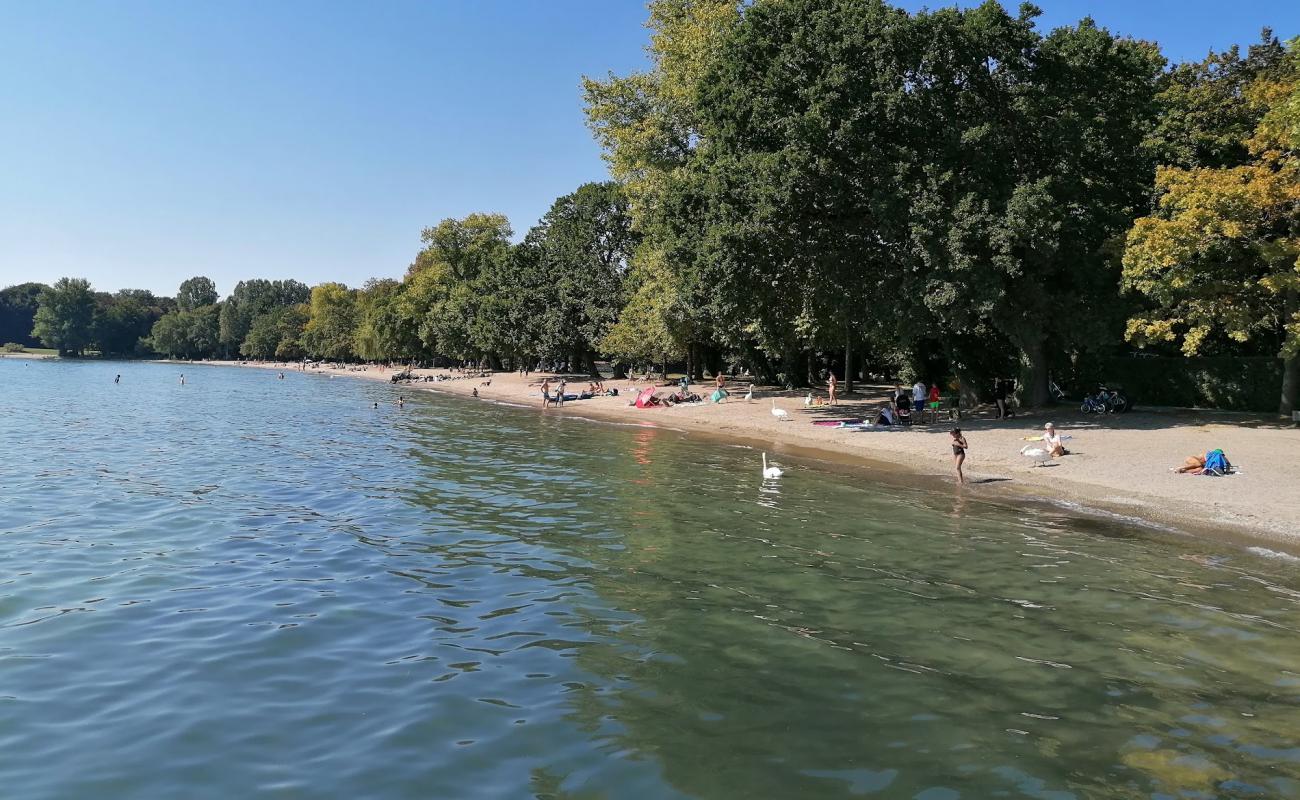 Foto af Plage de Vidy-Bourget med lys sand overflade