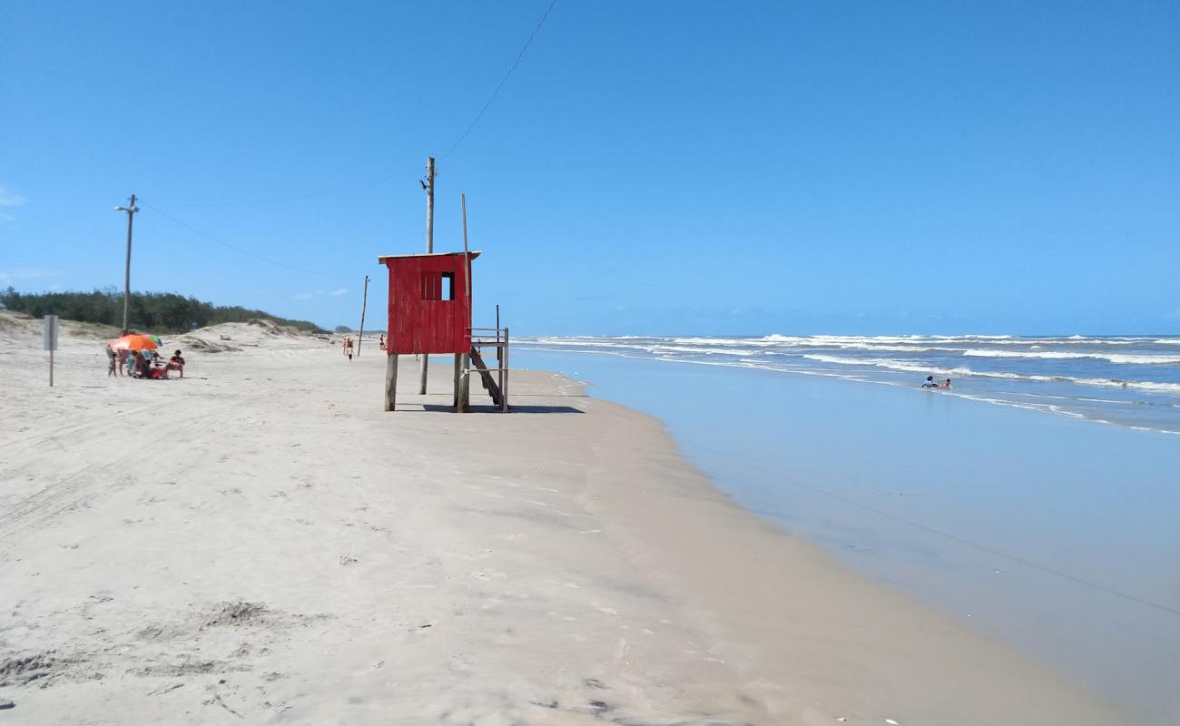 Foto af Mostardense Strand med lys fint sand overflade