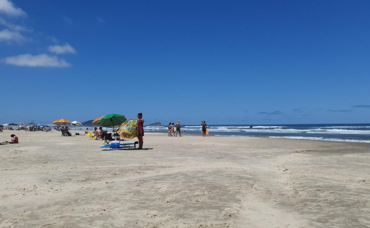 Foto af Praia da Vila Nova med lys fint sand overflade