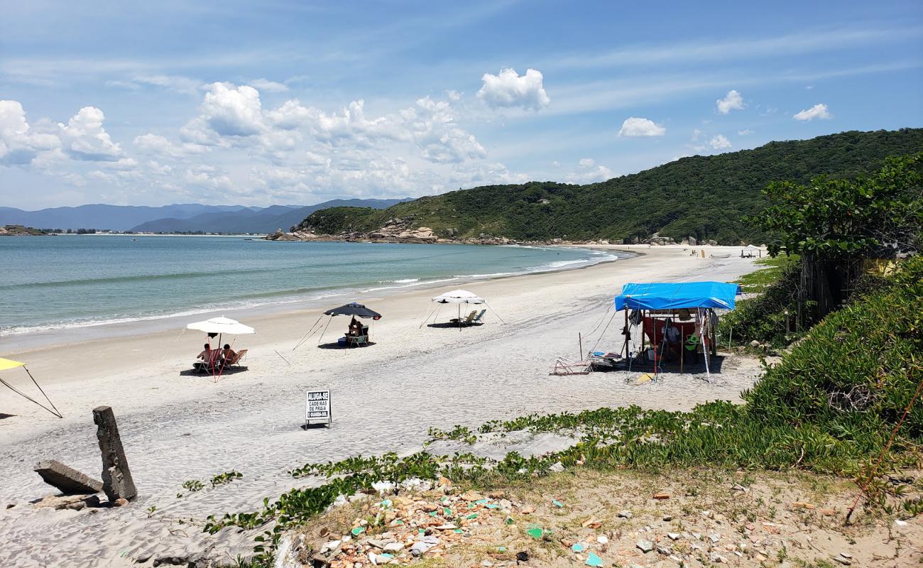 Foto af Praia de Naufragados med lys sand overflade