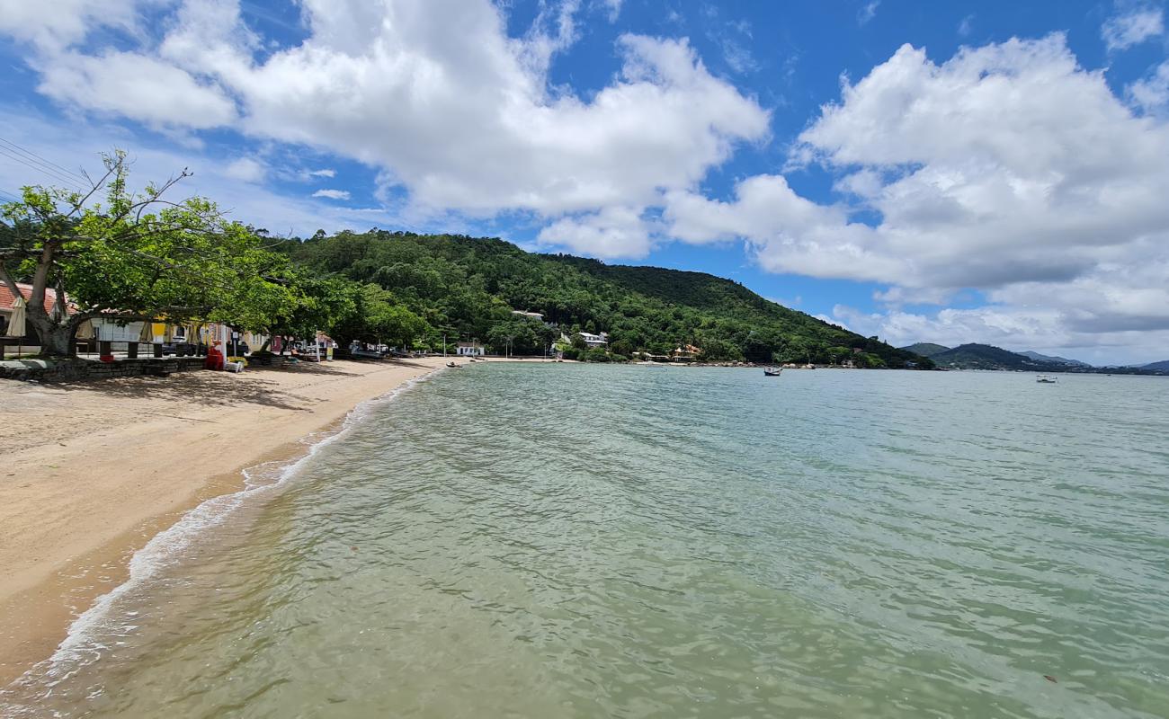 Foto af Praia do Sambaqui med lys sand overflade