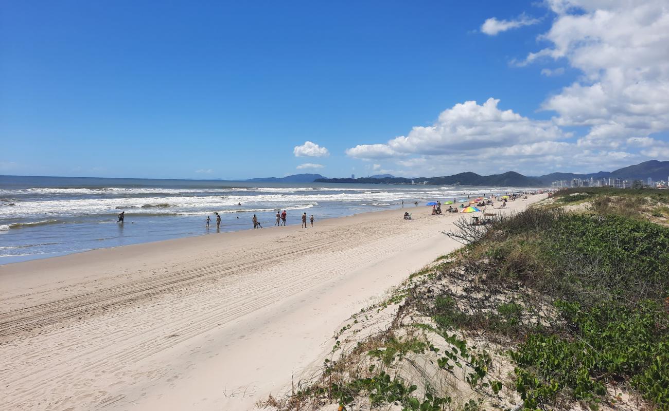 Foto af Praia de Navegantes med lys fint sand overflade