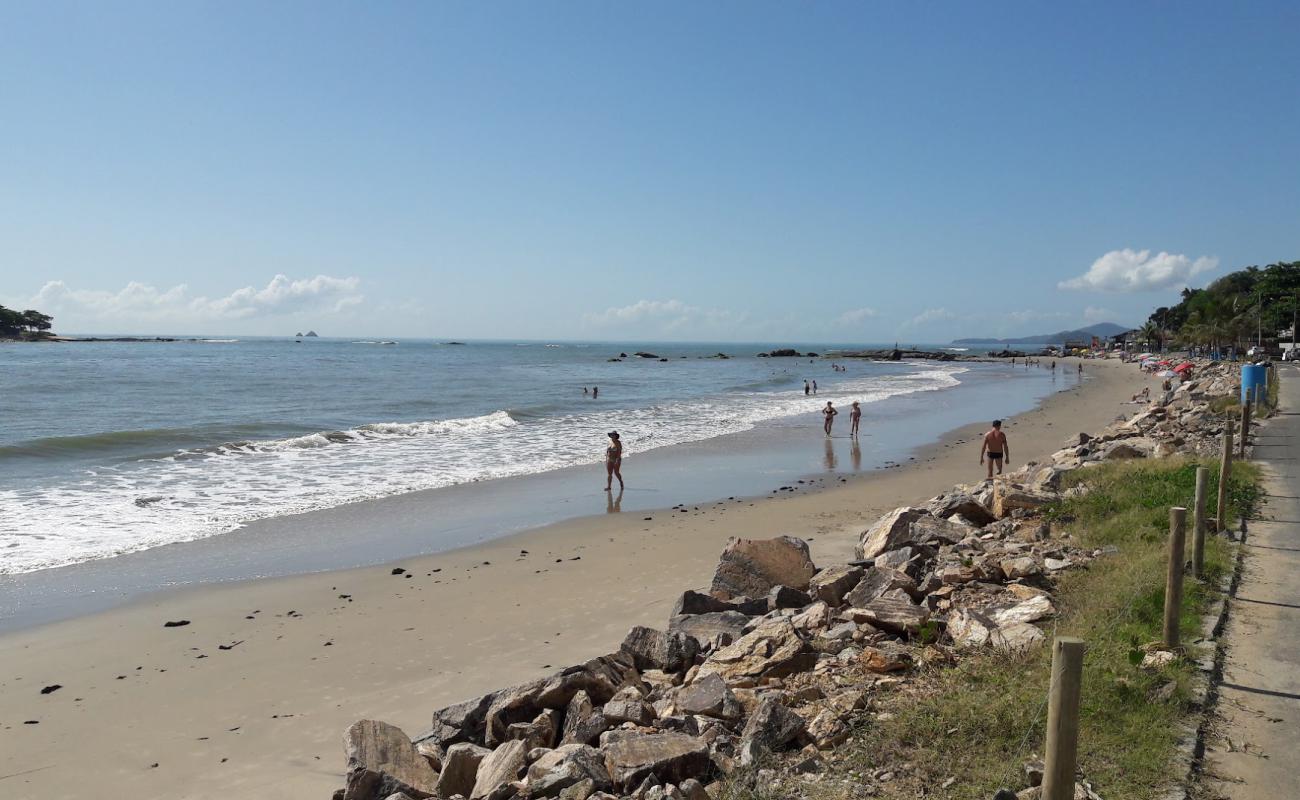 Foto af Grant Beach med lys sand overflade