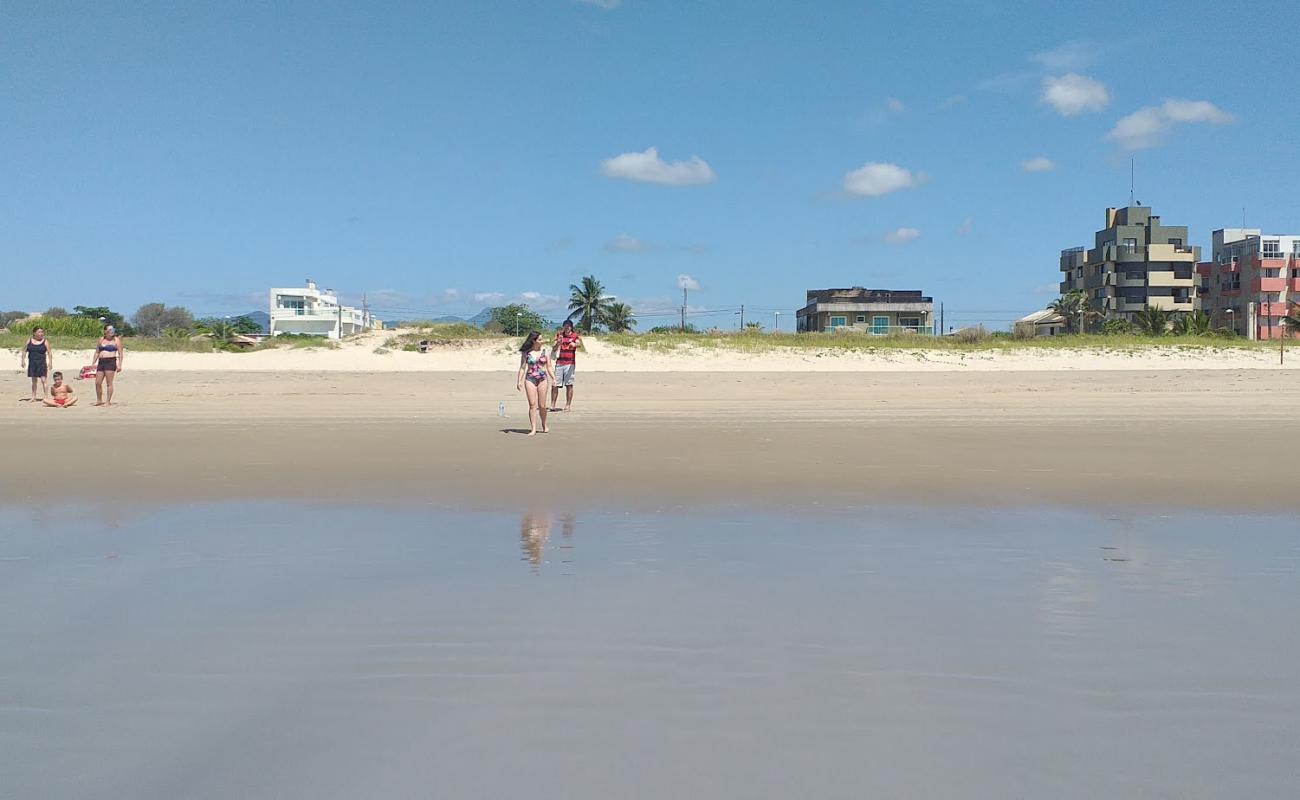 Foto af Pontal do Sul Strand med lys fint sand overflade