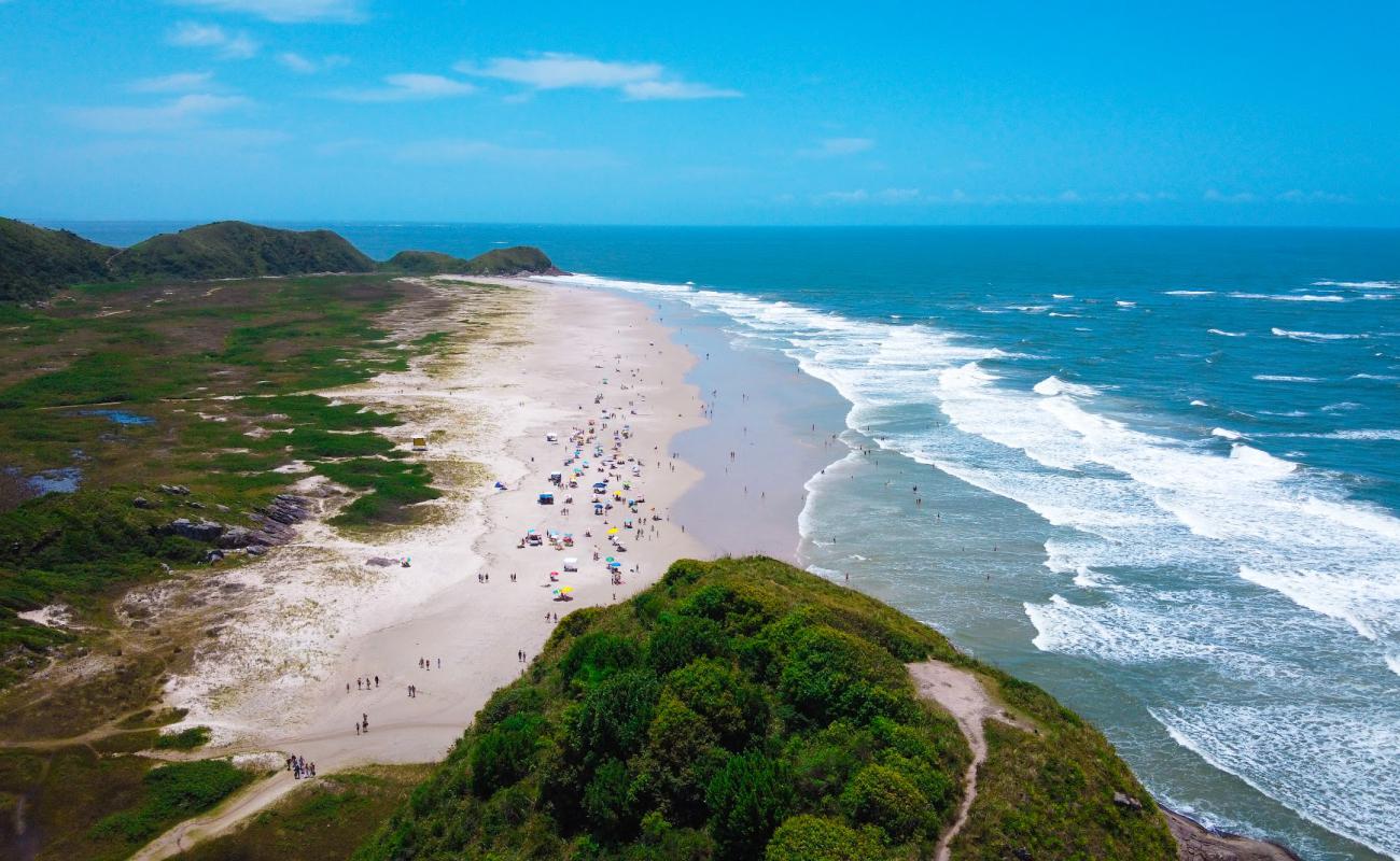 Foto af Stranden Fora med lys fint sand overflade