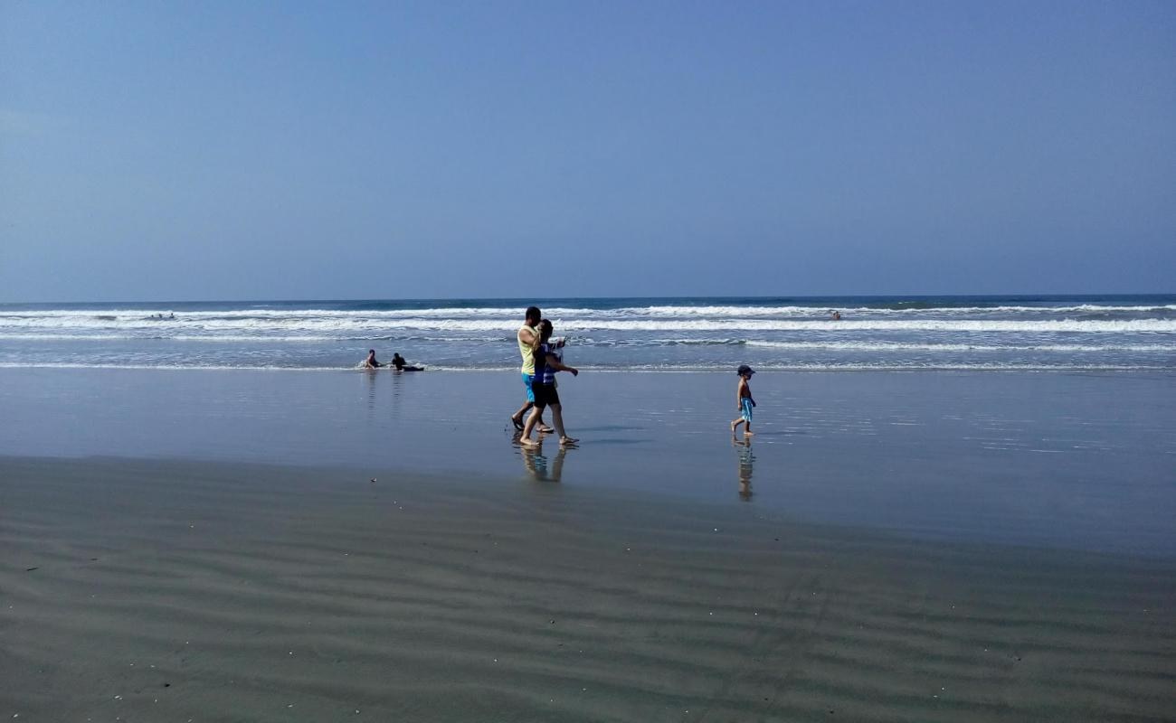 Foto af Mongagua Strand med lys sand overflade