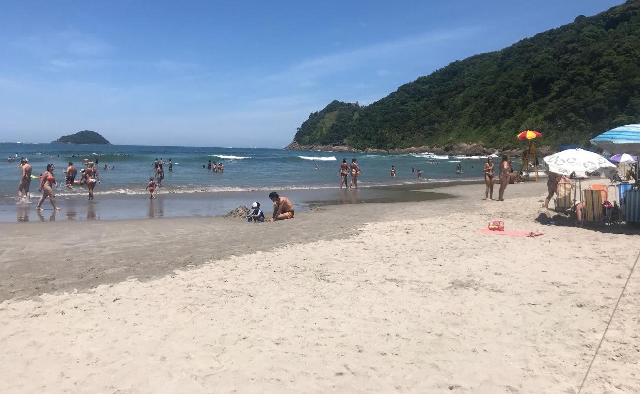 Foto af Camburi Strand med lys fint sand overflade