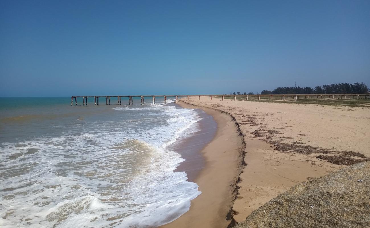 Foto af Barra do Furado med lys sand overflade