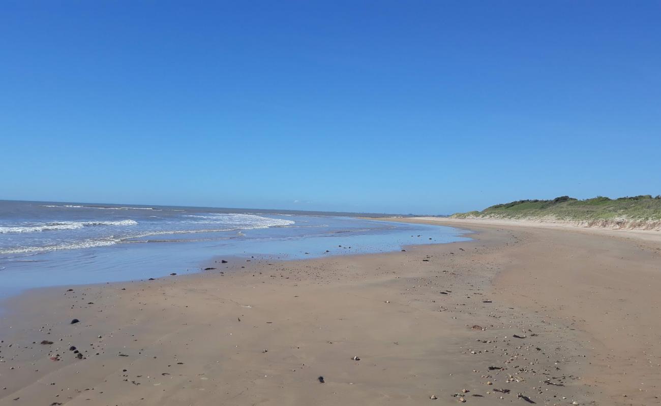 Foto af Manguinhos Strand med lys sand overflade