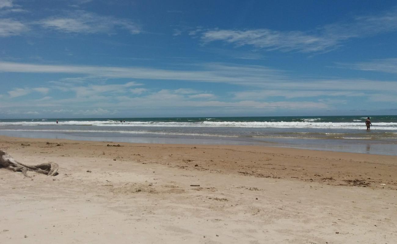 Foto af Itabapoana Strand med lys sand overflade