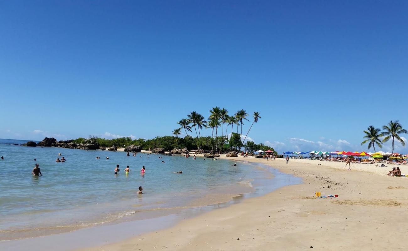 Foto af 2 Strand med lys sand overflade