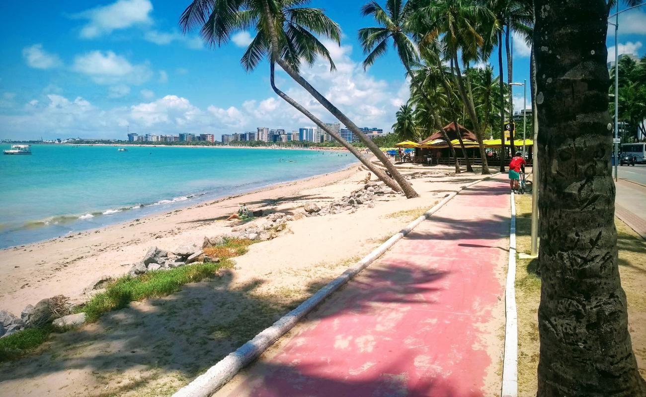 Foto af Ponta Verde Strand med lys sand overflade