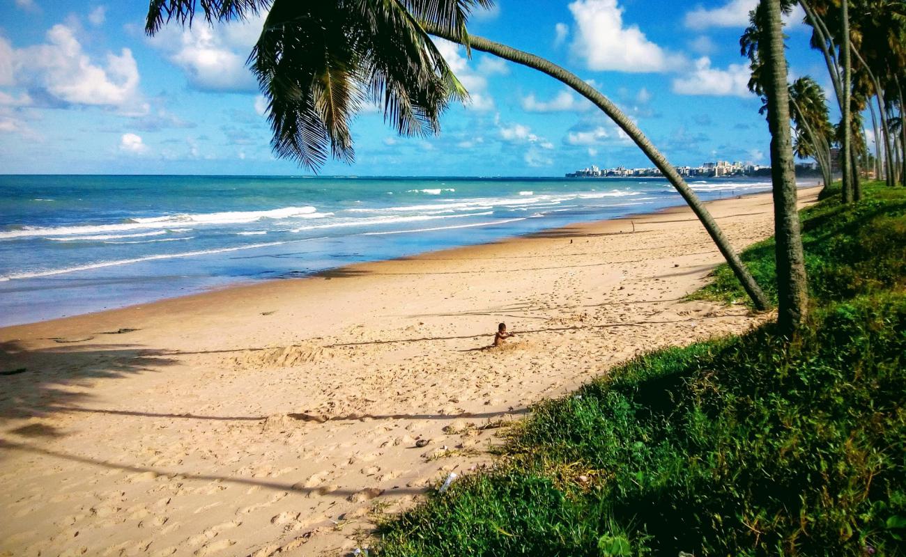 Foto af Stranden ved Cruz das Almas med lys sand overflade