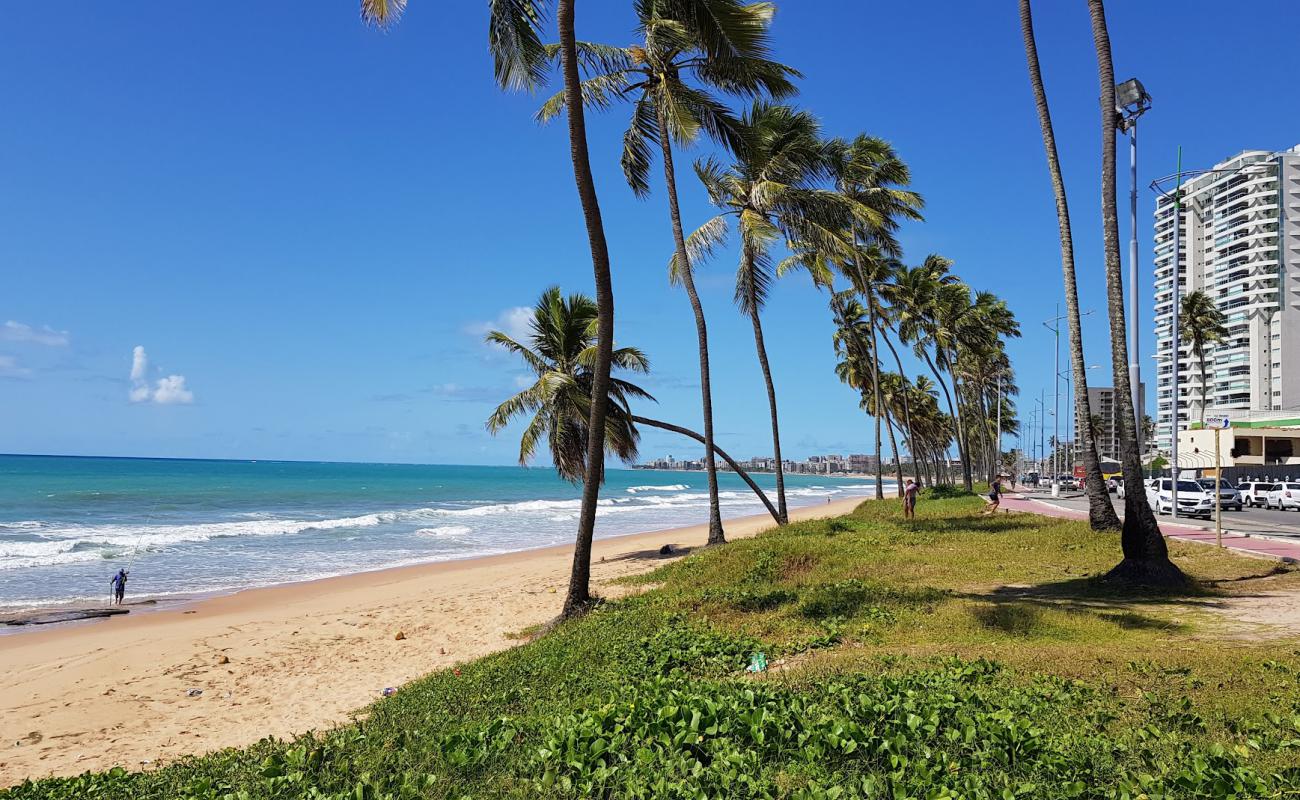 Foto af Praia de Jacarecica med lys sand overflade