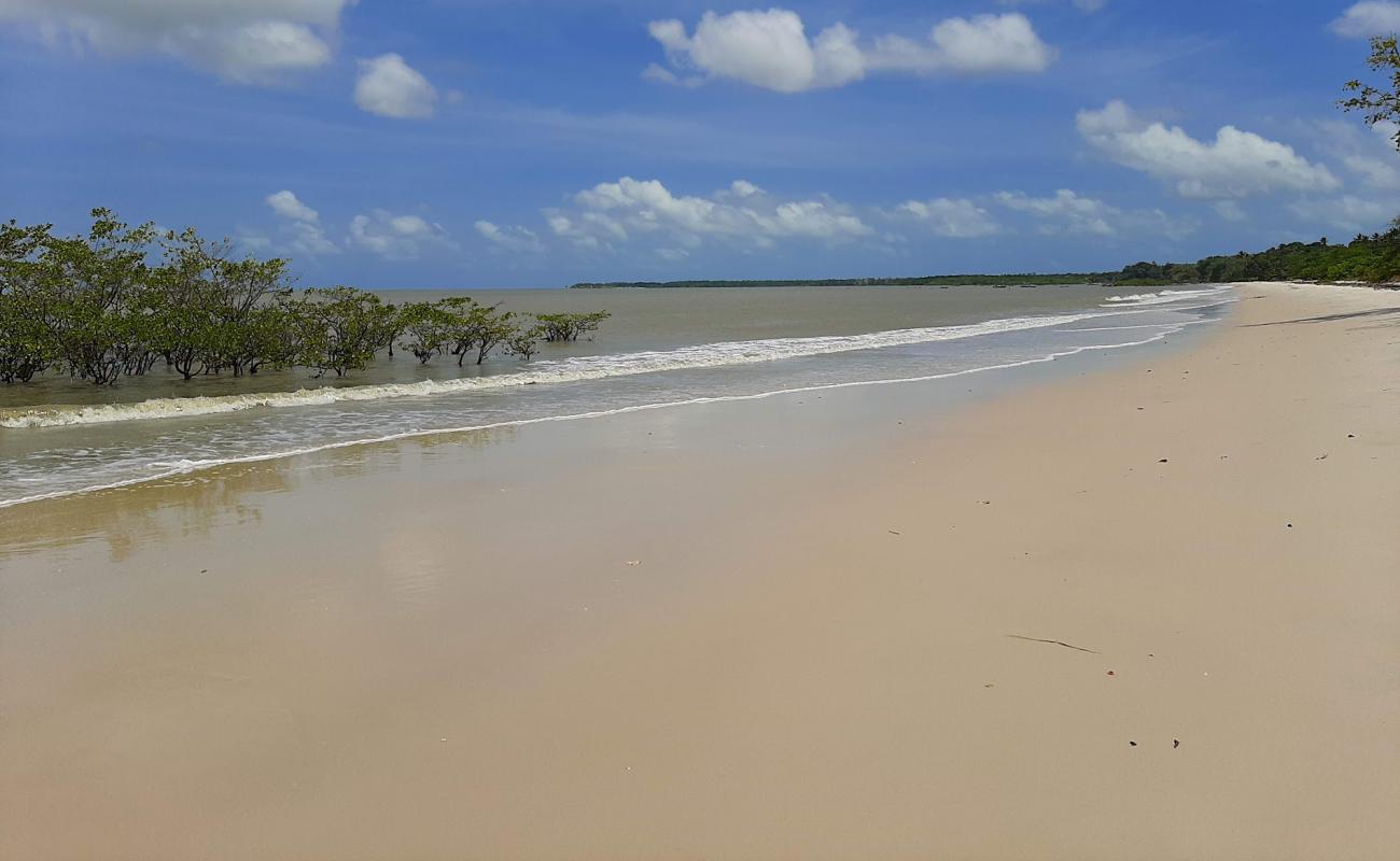 Foto af Praia da Vila do Penha med lys sand overflade