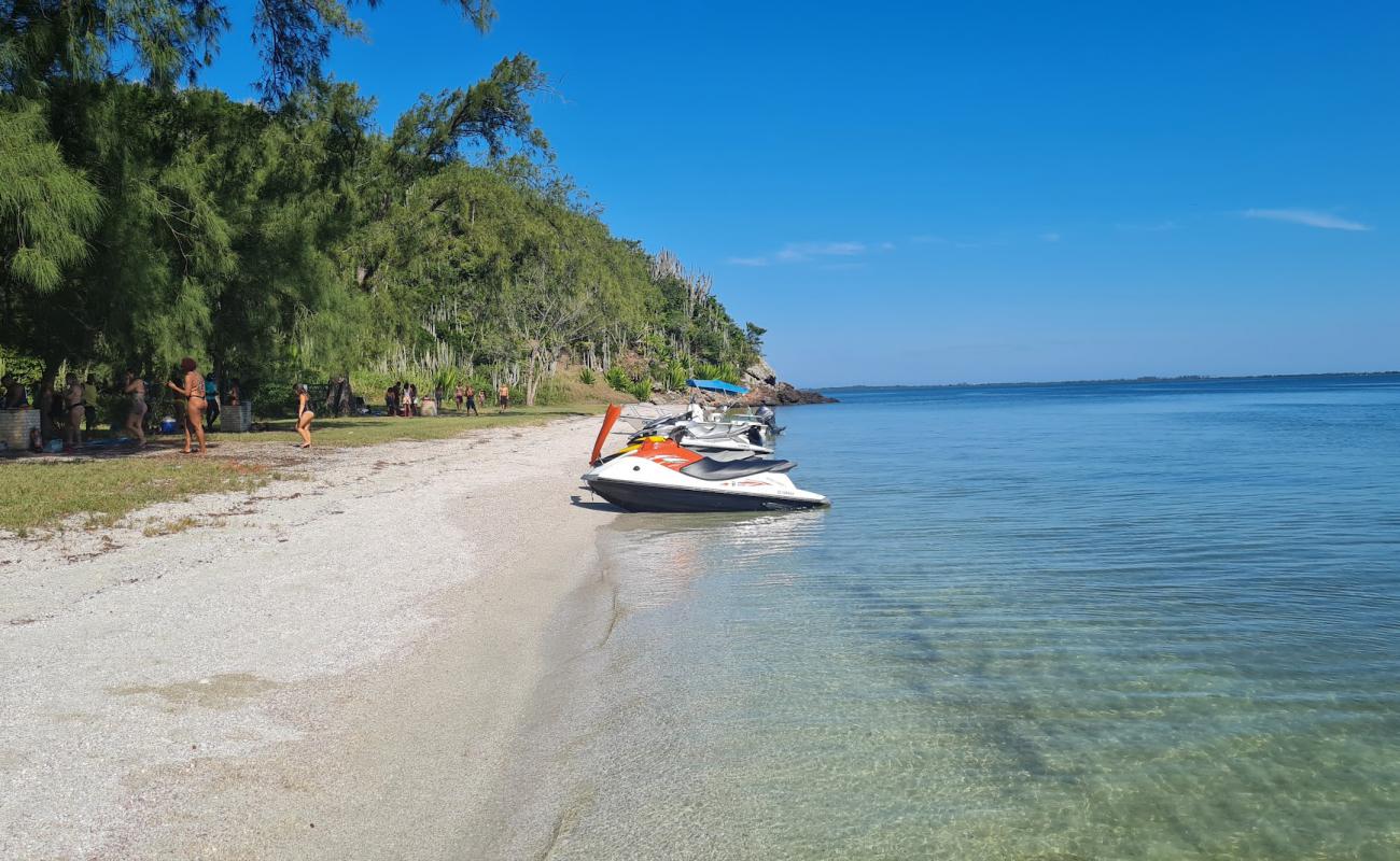 Foto af Praia dos Marinhos med lys skaldesand overflade