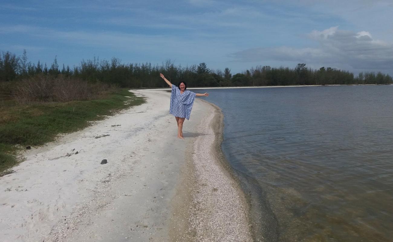 Foto af Praia do Perauacu med lys sand overflade