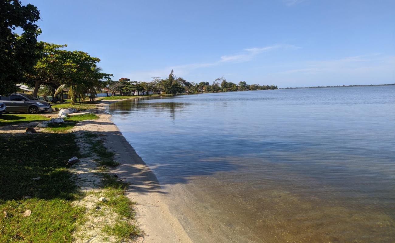 Foto af Praia do Areal med lys sand overflade