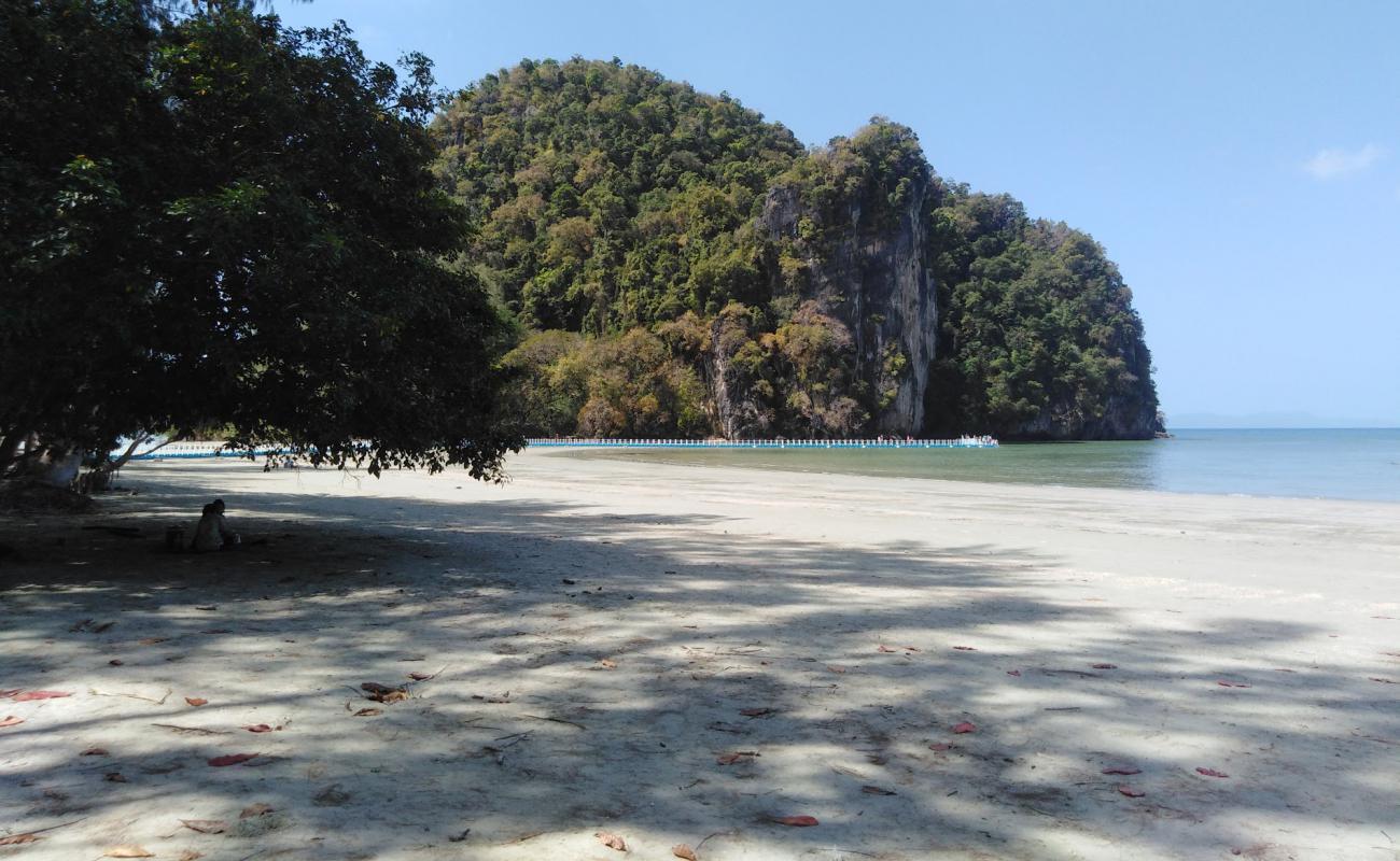 Foto af Koh Bae Na Beach med lys sand overflade