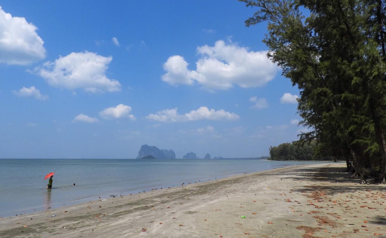 Foto af Chang Lang Beach med lys sand overflade