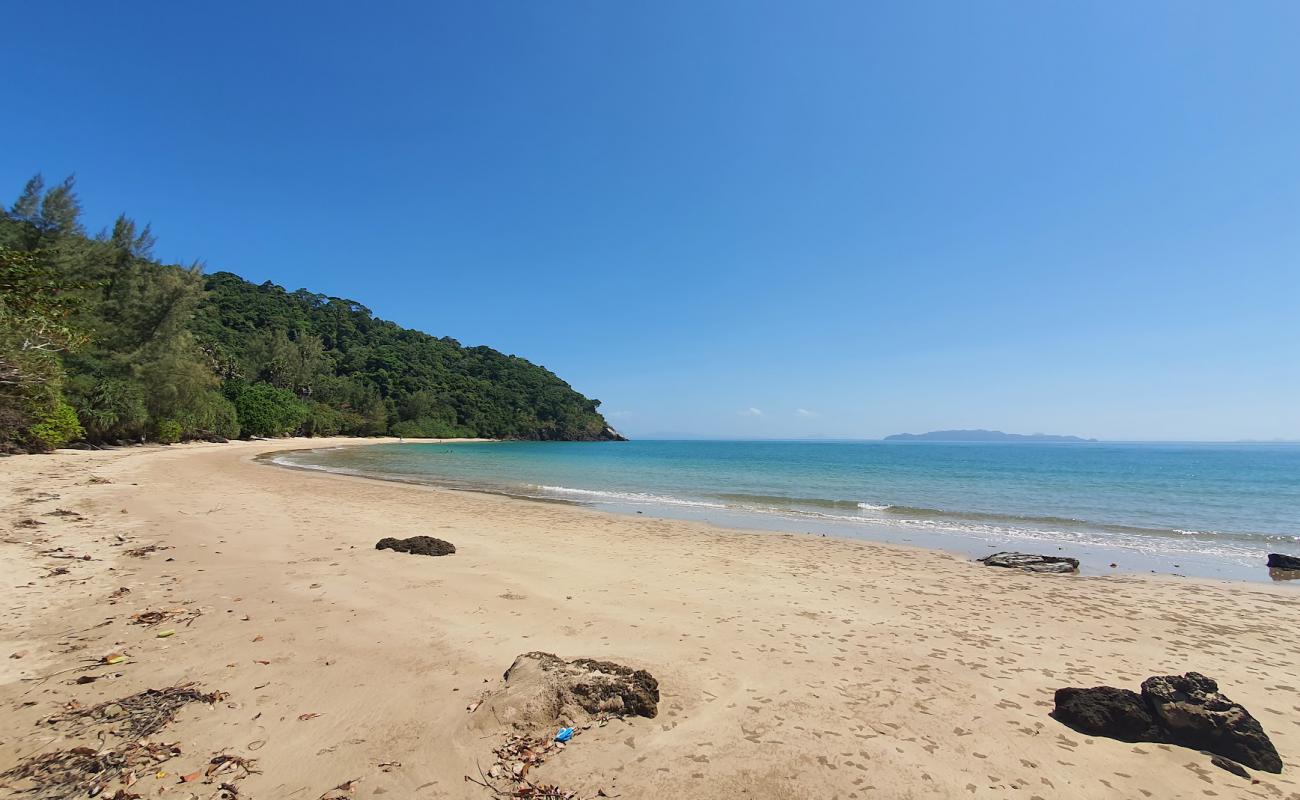 Foto af Mu Ko Lanta Beach med lys sand overflade