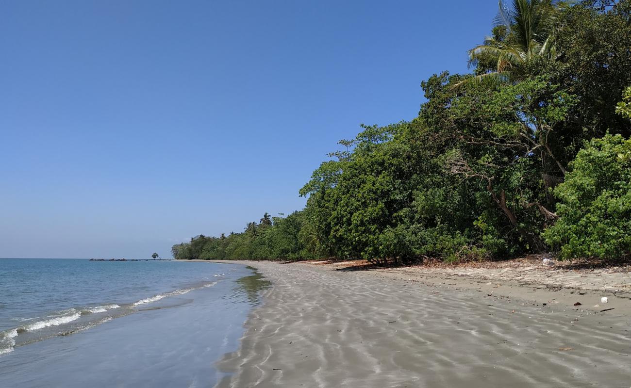 Foto af Yao Beach med lys sand overflade