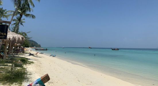 Ko Hai Divers Beach