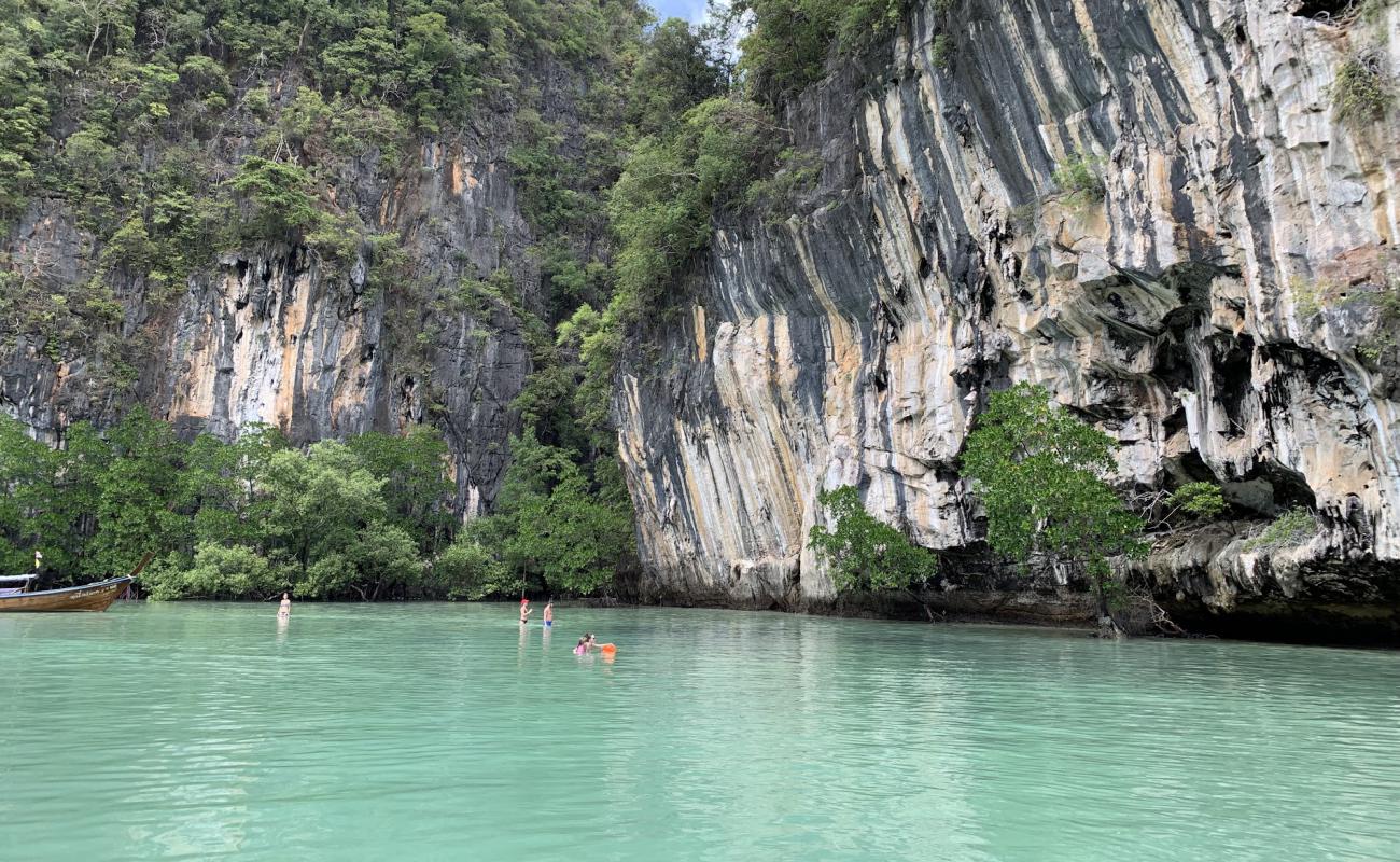 Foto af Lagoon of Hong island med lys sand overflade