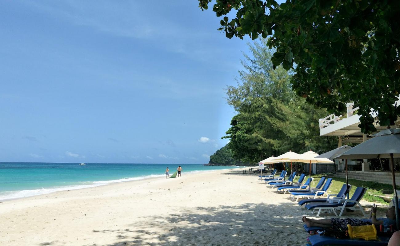 Foto af Maiton Privat Strand med hvidt fint sand overflade