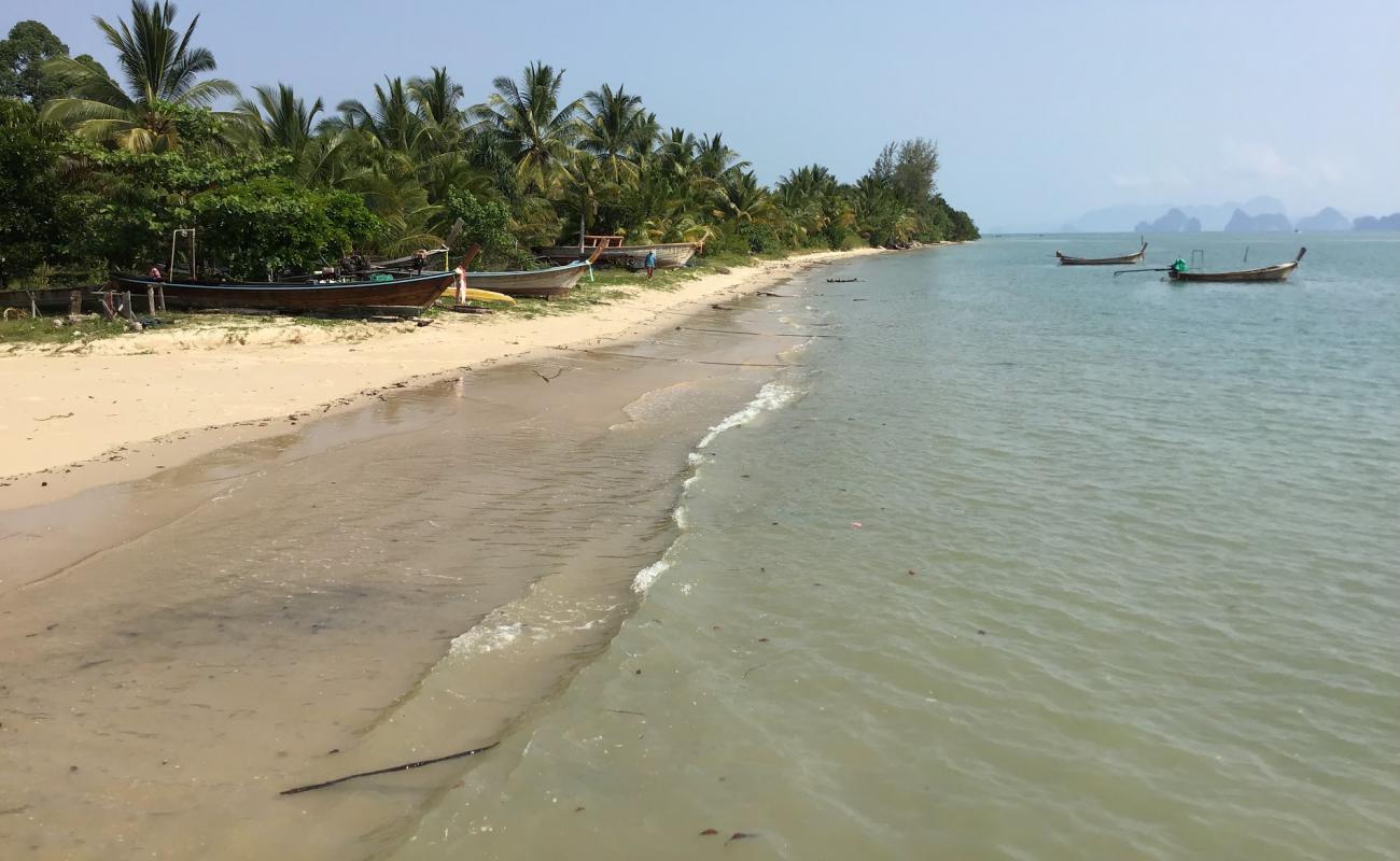 Foto af Koh Yao Yai Beach med lys fint sand overflade