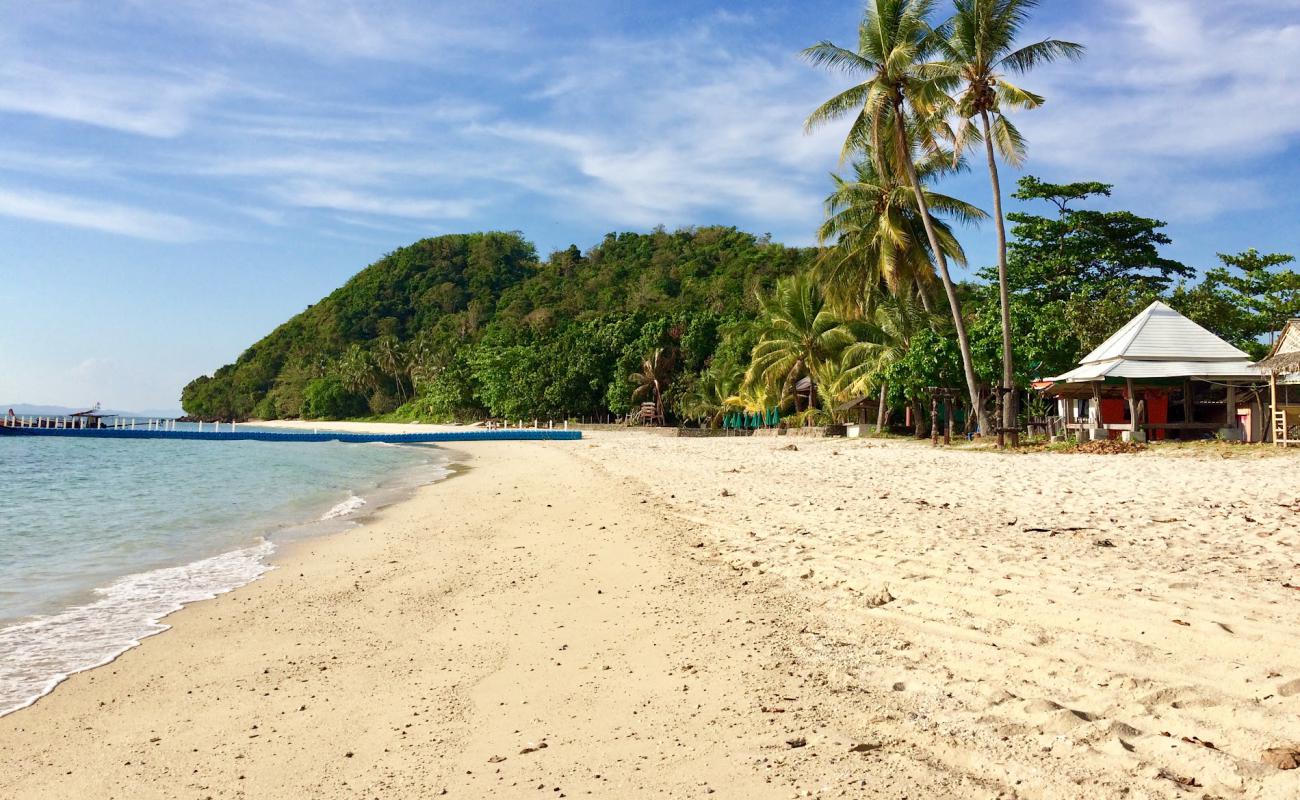 Foto af Loh Jak Beach med hvidt sand overflade