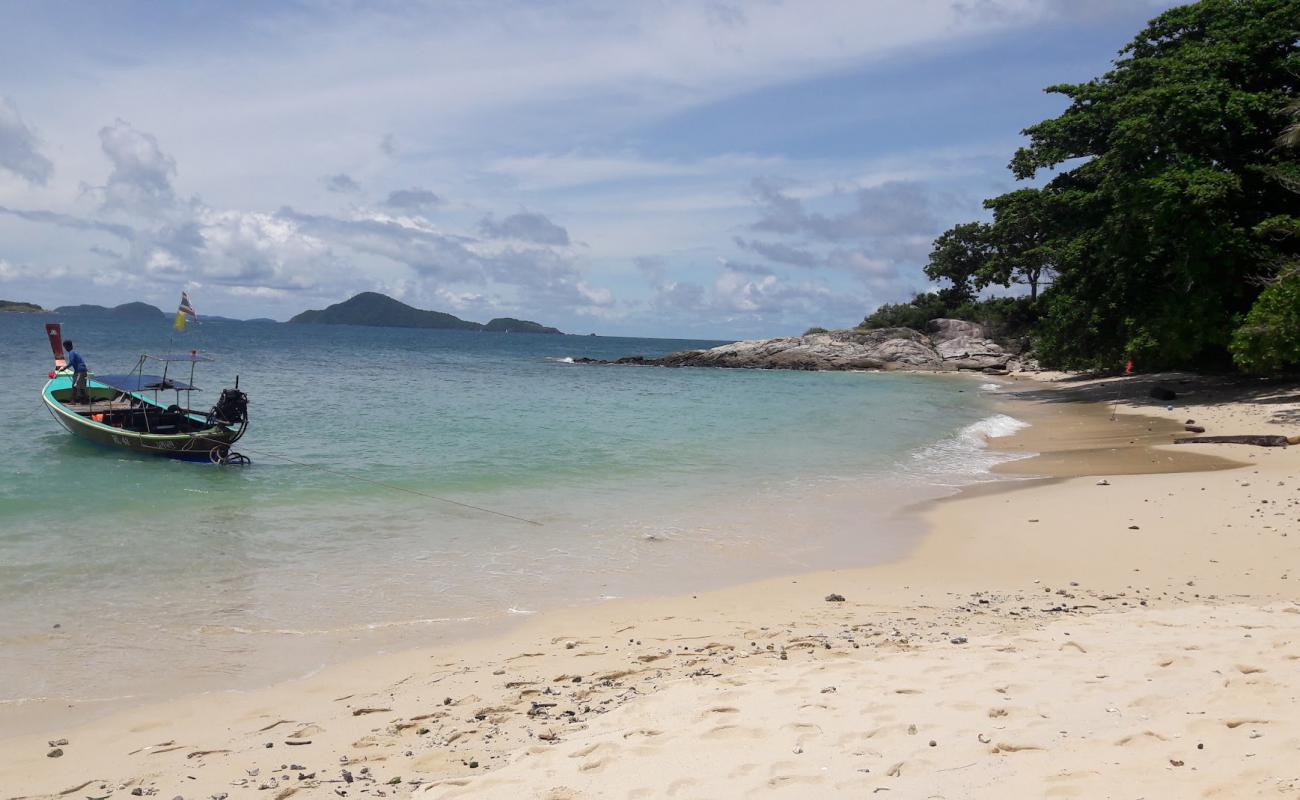 Foto af Ko Kaeo Yai Beach med lys sand overflade