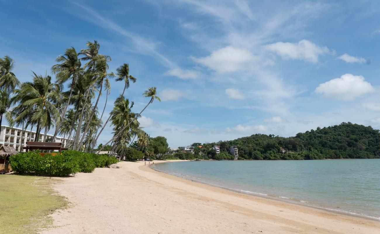 Foto af Soi Ruamjai Beach med lys sand overflade