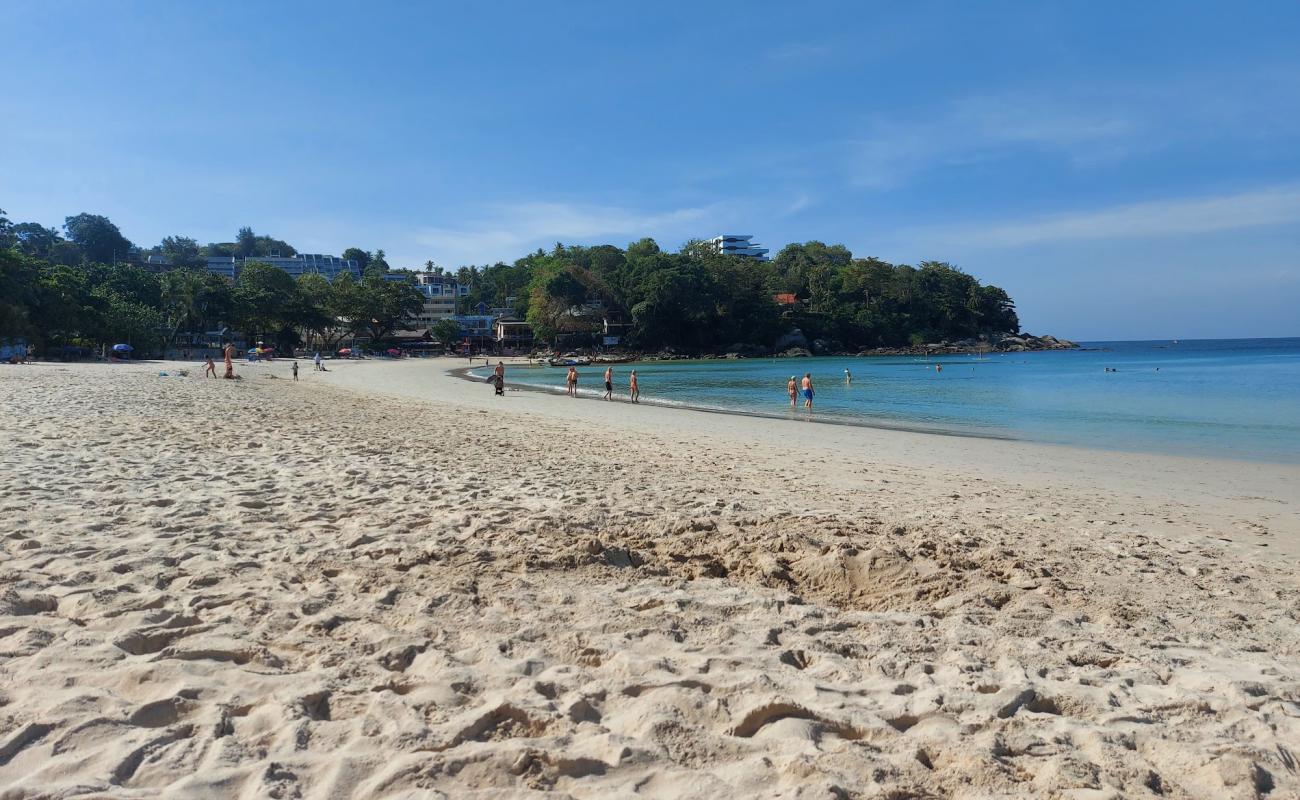 Foto af Kata Strand med lys fint sand overflade