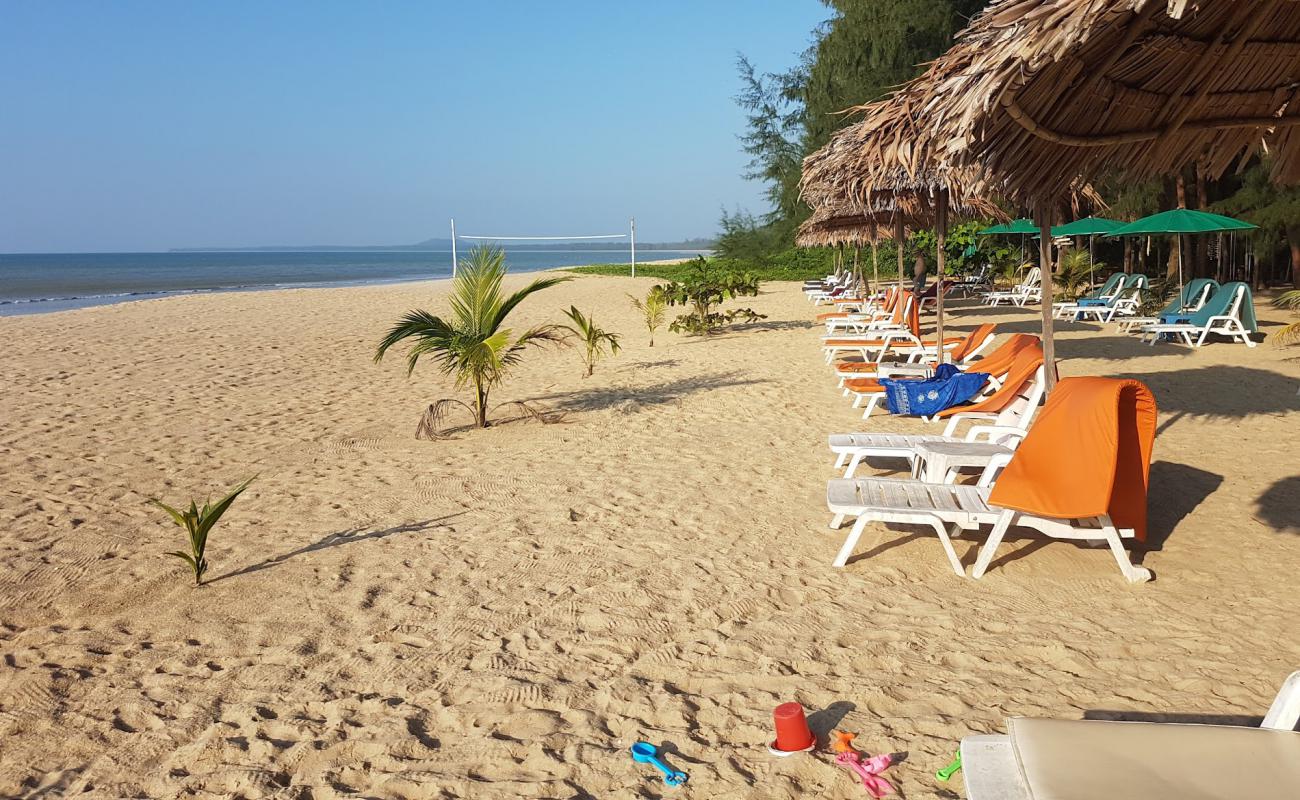 Foto af Ko Kho Khao Beach med lys sand overflade