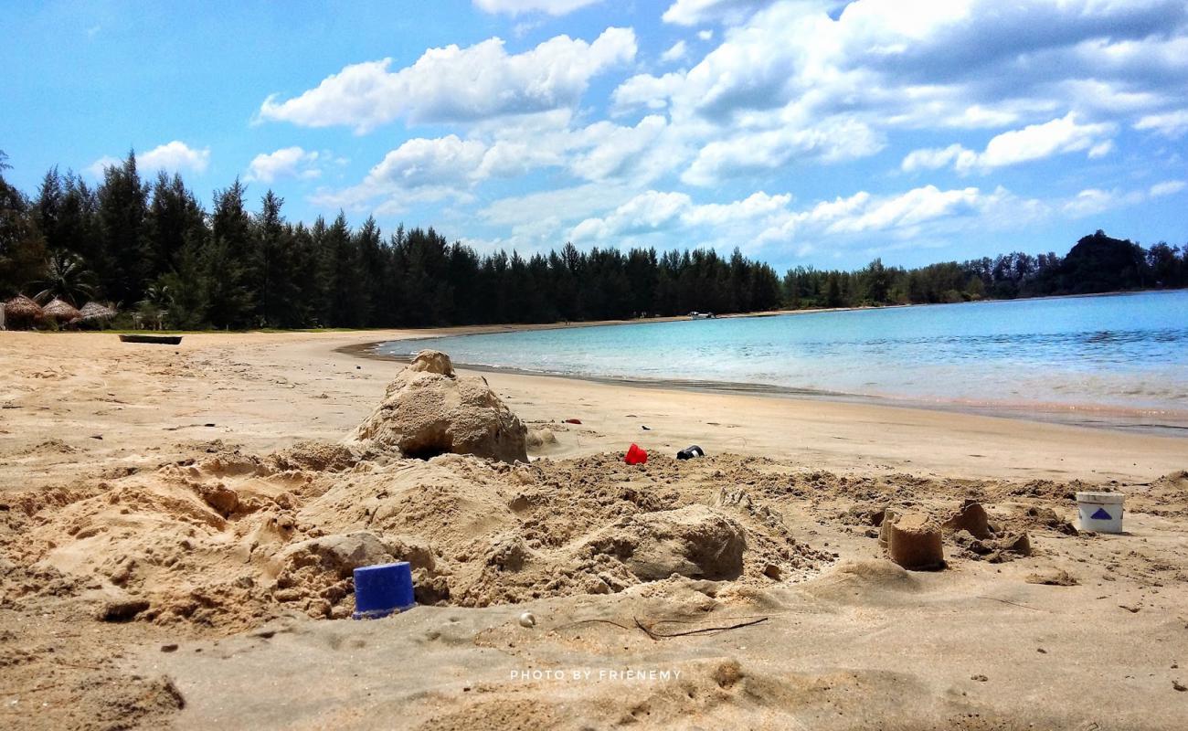 Foto af Phrathong Beach med lys sand overflade