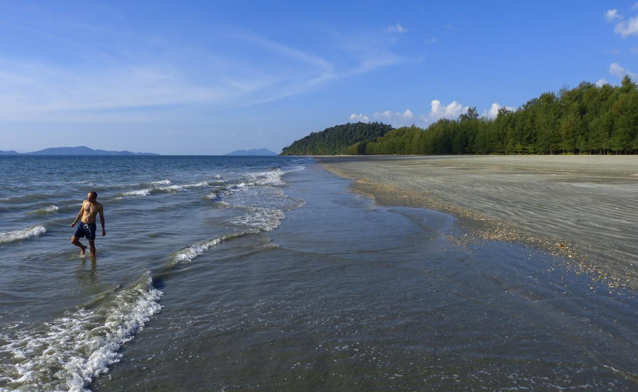 Foto af Bang Ben Beach med lys sand overflade