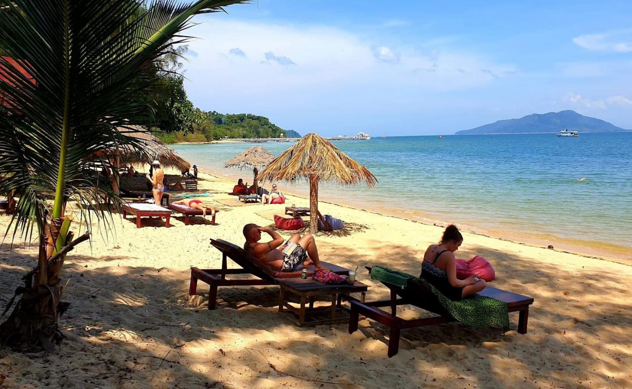 Foto af Mueang Beach med lys sand overflade