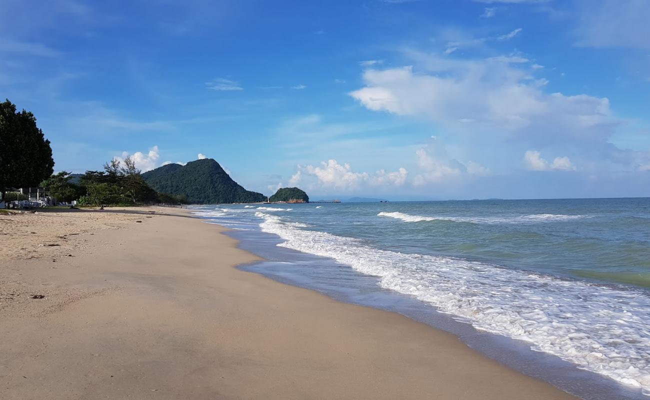 Foto af Khanom Beach med lys sand overflade