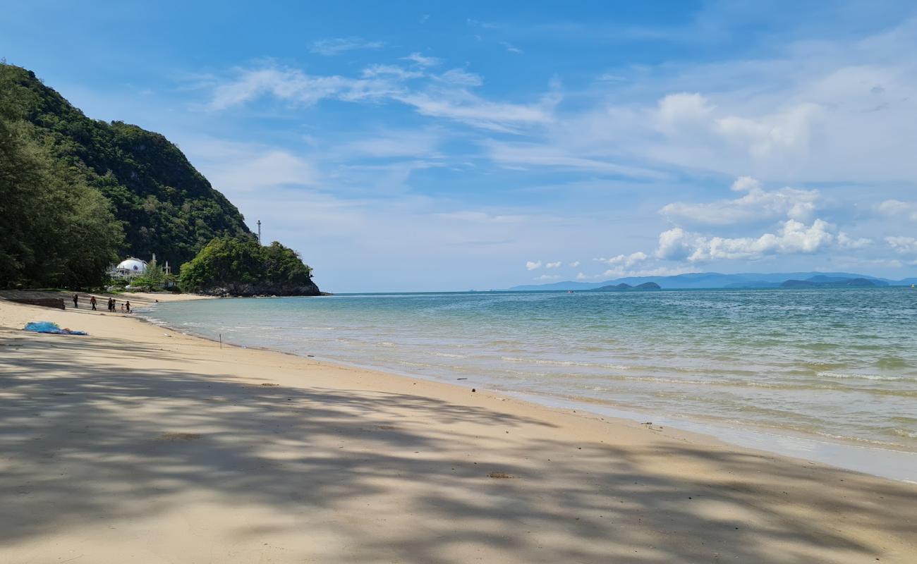 Foto af Khanom Power Plant beach med lys sand overflade